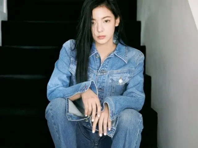 「ITZY」リア、ピュアな雰囲気満載のグラビアを公開…「5人集まったときのエネルギーが良い」（画像提供:wowkorea）