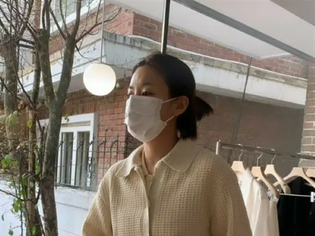 女優ハン・ヒョジュ、風に吹かれたら飛んでいきそう？やせたスタイルに服がゆとりを残すほど（画像提供:wowkorea）