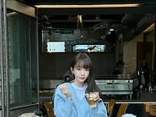 「DAVICHI」カン・ミンギョン、前髪を切ってより幼くなった…「座っていても黄金の骨盤」