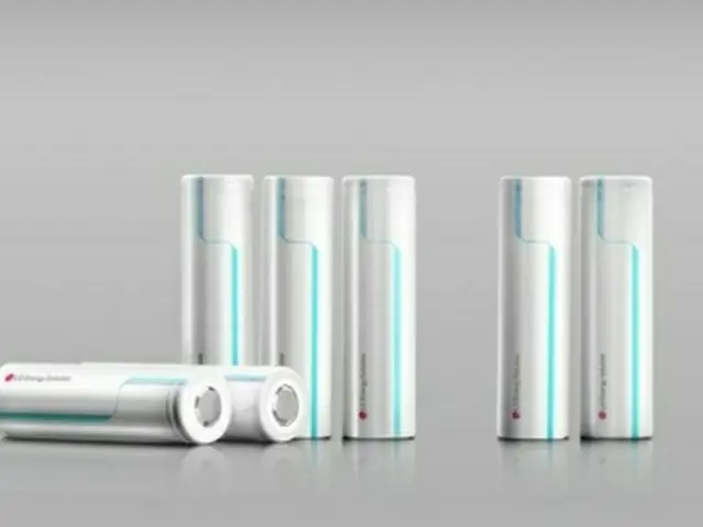 ＬＧエネルギーソリューションの円筒形電池（同社提供）＝（聯合ニュース）≪転載・転用禁止≫