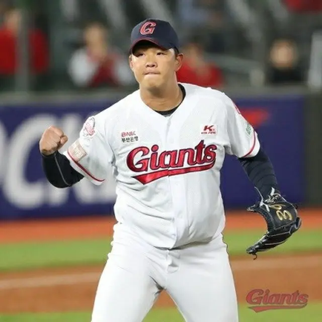 “未成年者性犯罪容疑”元ロッテ・ジャイアンツ投手、チェ・ドンウォン賞受賞者から除外（画像提供:wowkorea）