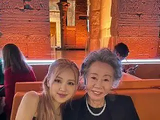 「BLACKPINK」ROSE、女優ユン・ヨジョンとのツーショット写真を公開“ワールドスターたちの出会い”