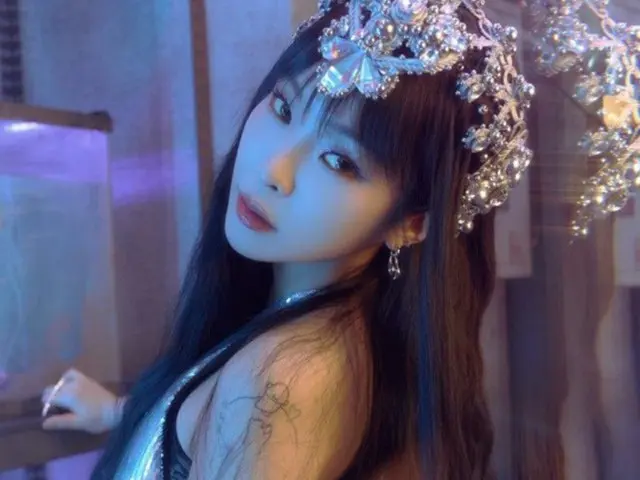 歌手Heize、デジタルシングル「Bingle Bangle」3つ目のコンセプトフォト公開…華やかでも寂しいムード（画像提供:wowkorea）