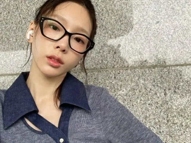 「少女時代」テヨン、ナチュラルな姿でファンにあいさつ…驚きの小顔感（画像提供:wowkorea）