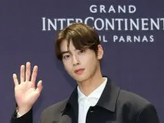 【フォト】チャウヌ＆ウニョク＆イ・ホンギに「SEVENTEEN」まで…ボーイズグループ総動員？…授賞式のような結婚式ラインナップ