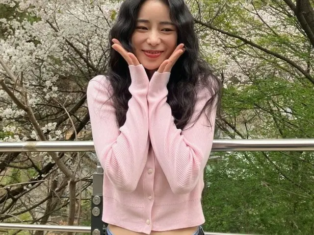 「グローリーカップル」女優イム・ジヨン、恋人イ・ドヒョンと花見に行ったの？…さわやかな花の美貌（画像提供:wowkorea）