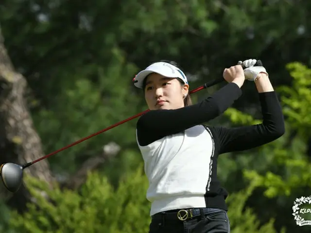 吉津谷彩香のティーショット（画像提供:KLPGA）