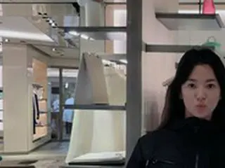 女優ソン・ヘギョの「ローマの休日」は？…ラフな姿でラブリーなビジュアル