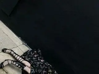 女優ハン・ソヒ、人形が床に横たわっているね…非現実的“天上界”ビジュアル