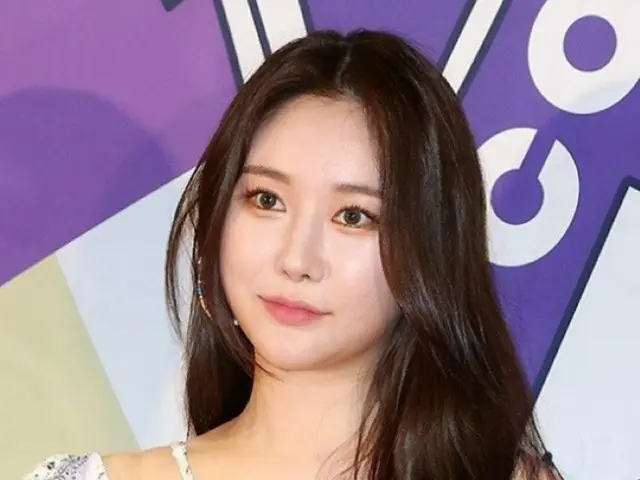ミニョン（Brave Girls）、金髪ヘアに大胆な水着姿…まるで人魚姫（画像提供:wowkorea）