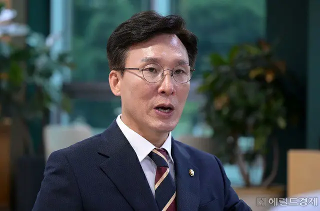 韓国野党“共に民主党”のキム・ミンソク政策委員会議長（画像提供:wowkorea）