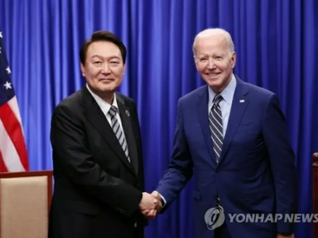 韓国の尹大統領（左）と米国のバイデン大統領（資料写真）＝（聯合ニュース）