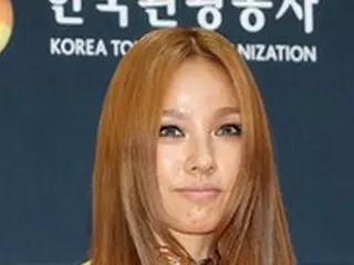 歌手イ・ヒョリ、下着が丸見えの破格すぎるシースルードレス披露…元祖セクシークイーンの貫禄