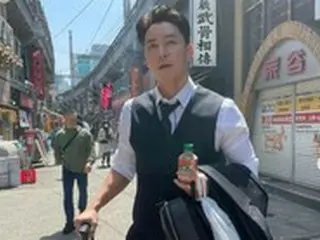 俳優シム・ヒョンタク、結婚を控えてさらにかっこよくなったプレ新郎
