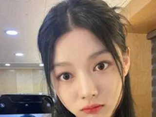 女優キム・ユジョン、MZ世代鏡セルカも成功的…日増し美しくなっていく子役出身成功者