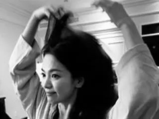 女優ソン・ヘギョ、無補正もやっぱり“女神”…モノクロ写真も芸術作品
