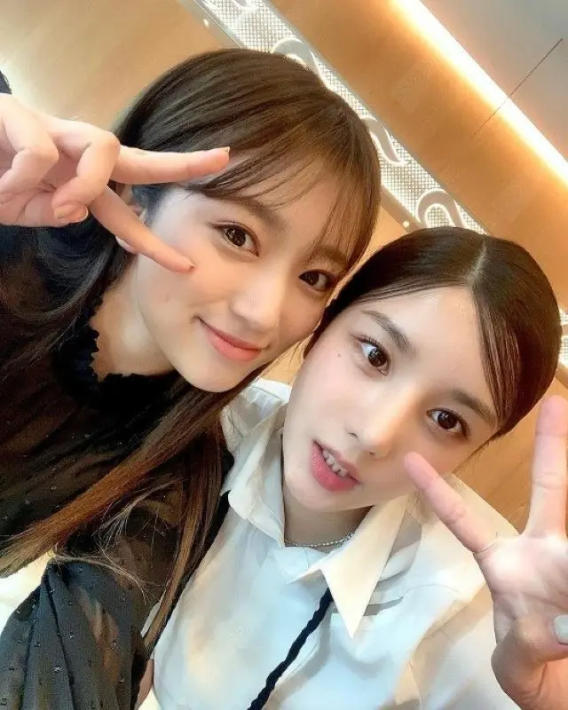 元「IZ*ONE」クォン・ウンビ、日本で「AKB48」公演鑑賞…矢吹奈子＆本田仁美と2ショットにイ・チェウォンも泣きそう？（画像提供:wowkorea）