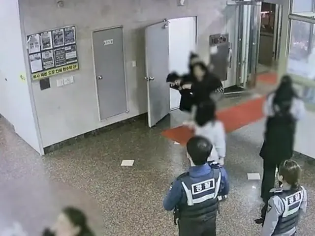 「火災建物で老女を背負い13階から1階まで駆け下りた」…警察の活躍が話題に＝韓国（画像提供:wowkorea）