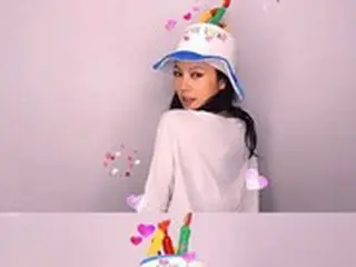 歌手イ・ヒョリ（Fin.K.L.）、44歳の誕生日をお祝い…変わらぬカリスマ性に感嘆