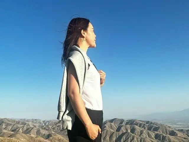 歌手ペク・チヨン＆年下俳優チョン・ソグォン夫妻、愛娘連れてLA旅行（画像提供:wowkorea）