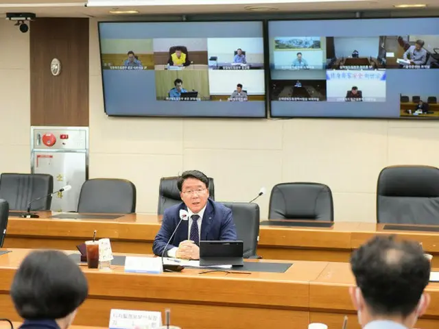 南部発電の釜山本社で開かれた非常経営対策会議で話すイ・スンウ社長（画像提供:wowkorea）