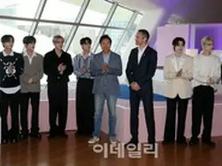 「Airbnb」共同創業者ネイサン氏、韓国訪問＝アイドルグループ「ENHYPEN」、ソウル市長とフォトイベントに参加