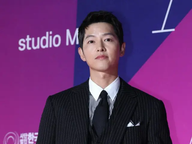 俳優ソン・ジュンギ、妻ケイティと共に「ファラン」試写会に出席…初の公式席上（画像提供:wowkorea）