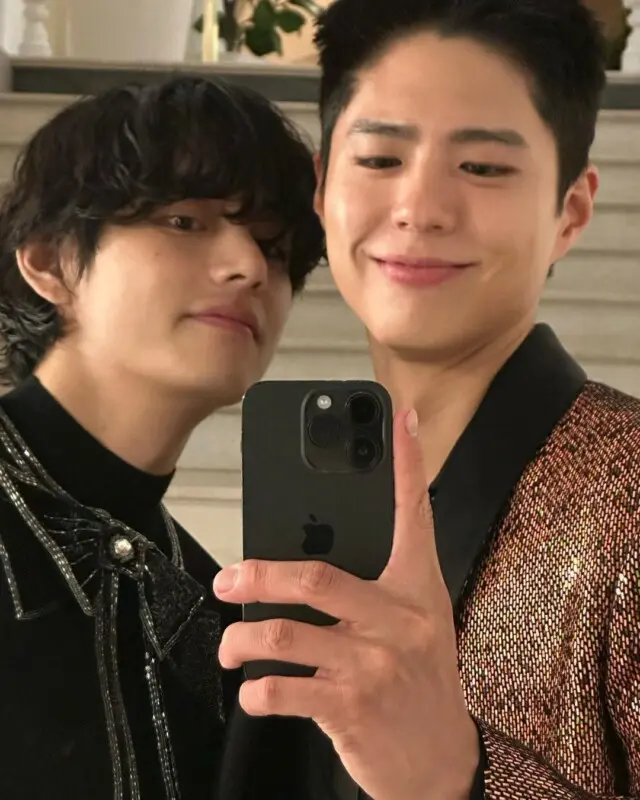 「BTS（防弾少年団）」V ＆ パク・ボゴム、フランスでも輝くビジュアルツーショット（画像提供:wowkorea）