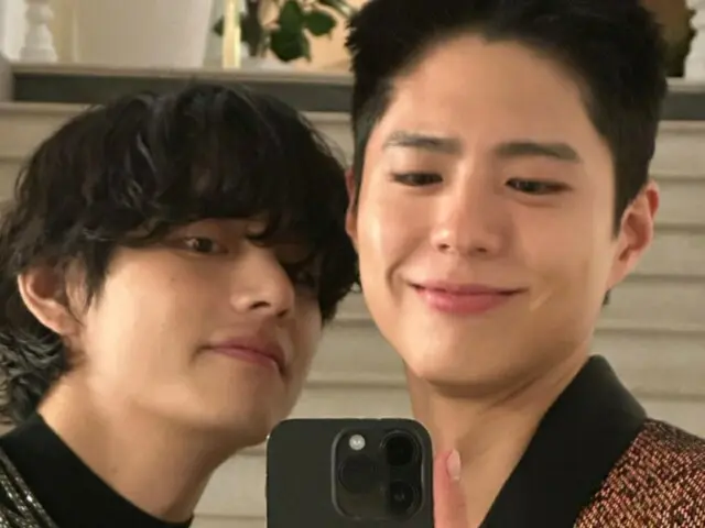 「BTS（防弾少年団）」V ＆ パク・ボゴム、フランスでも輝くビジュアルツーショット（画像提供:wowkorea）