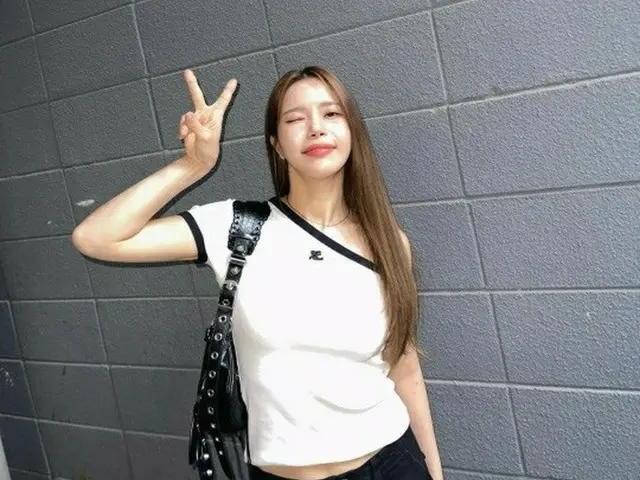 「MAMAMOO」ソラ、シックな表情でガールクラッシュな魅力全開（画像提供:wowkorea）