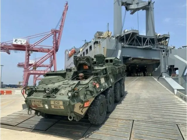 浦項に到着したストライカー装甲車（米国防総省の画像配信サービス「ＤＶＩＤＳ」より）＝（聯合ニュース）