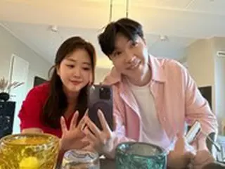 パク・スホン＆キム・ダエ夫婦、愛があふれる新婚夫婦…実兄と訴訟中にも明るい笑顔