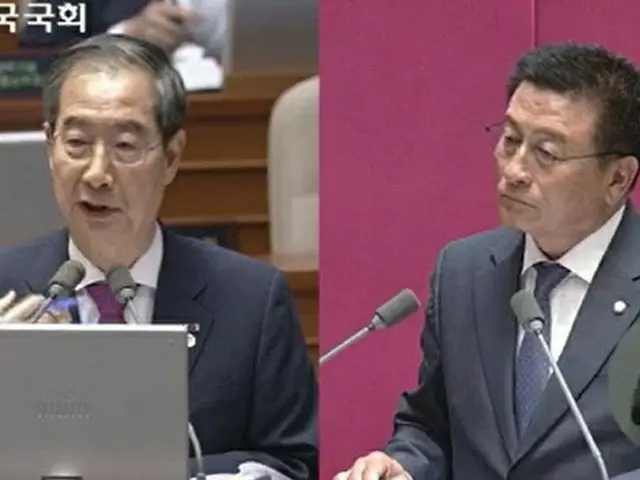 韓国野党“共に民主党”の尹才鉀議員（右）と韓悳洙首相（画像提供:wowkorea）