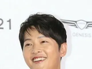 俳優ソン・ジュンギ、作品の相次ぐヒットから人生初のカンヌ行きを経て長男誕生…人生で最も輝く瞬間