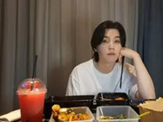 「BTS（防弾少年団）」SUGA、数日過ぎてもまだ視線集中…「中国ツアーがしたい」