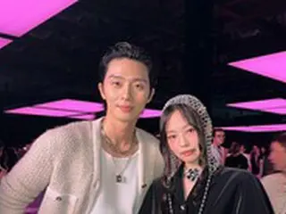 「BLACKPINK」JENNIE、東京で行われたシャネルイベントでパク・ソジュンとツーショット…韓国代表美男美女