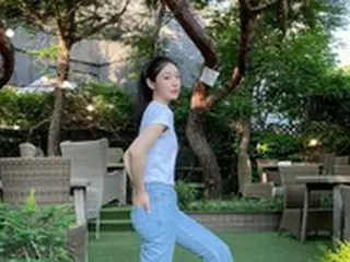 キム・ヨナ、Tシャツ＆ジーンズの定番スタイルも美しい姿…ファンの心を揺さぶる