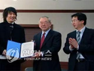 キム・ジャンフン　大統領就任式行事で歌を披露