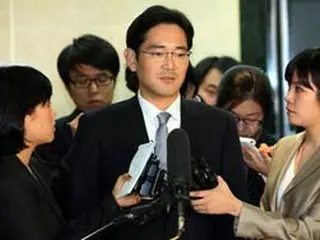 李在鎔サムスン電子専務、14時間の取調べ受け帰宅
