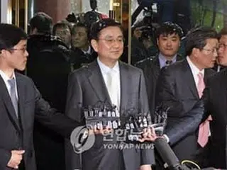 サムスン不正資金疑惑、中央日報の洪会長が出頭