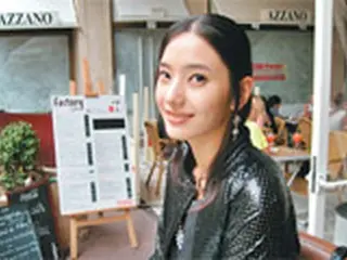 ハン・チェヨン　カンヌでパパラッチたちの“フラッシュ攻撃”に！