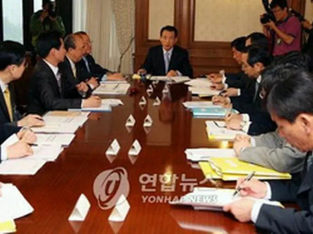 首相主宰の関係閣僚会議＝28日、ソウル（聯合）