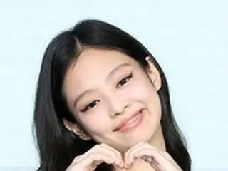 本人も納得の演出？…「BLACKPINK」JENNIE、連日話題の米ドラマでの露出はここまで酷評されることなのか