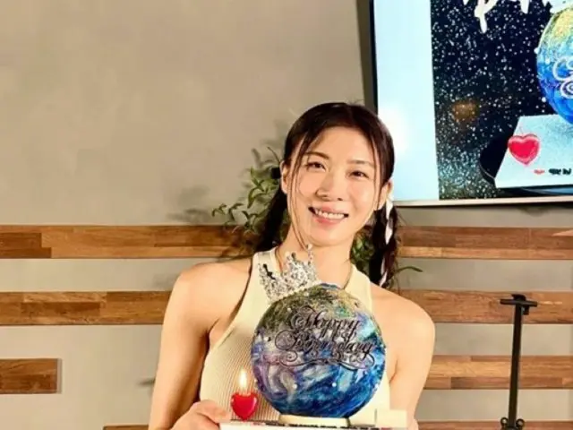 “画家としても活躍”女優ハ・ジウォン、時間が逆行してる？きょう（28日）45歳の誕生日…美貌は衰えず（画像提供:wowkorea）