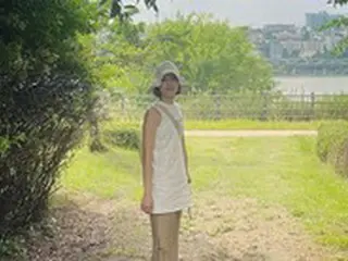 女優コン・ヒョジン、何を着てもスタイリッシュ…芸能界を代表するスレンダーは違うね