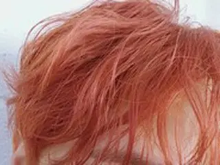「FTISLAND」イ・ホンギ、レッドヘアーで新たな魅力発散