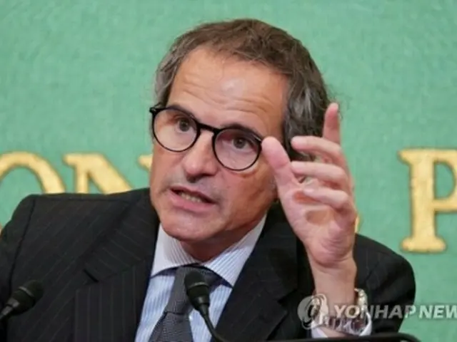 日本記者クラブで会見を開いた国際原子力機関（ＩＡＥＡ）のグロッシ事務局長＝７日、東京（聯合ニュース）