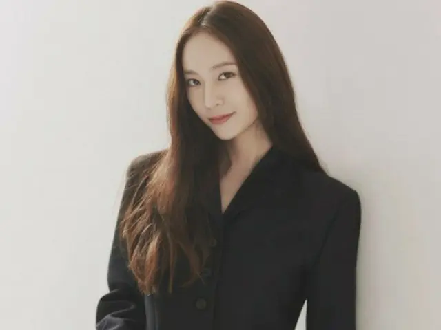 クリスタル（f(x)）、濃いメイクでも洗礼された魅惑的なビジュアル（画像提供:wowkorea）