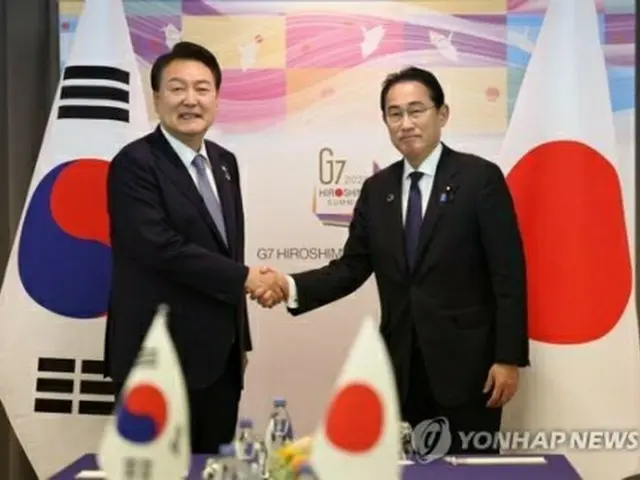 尹大統領（左）と岸田首相（資料写真）＝（聯合ニュース））