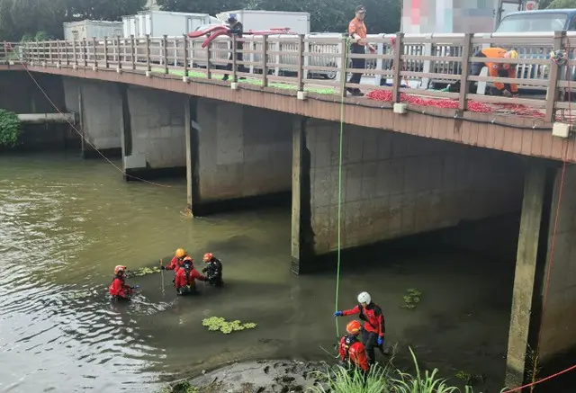 牛に餌を与えるためロープにぶら下がって道を渡った60代...急流に流されて死亡＝韓国（画像提供:wowkorea）